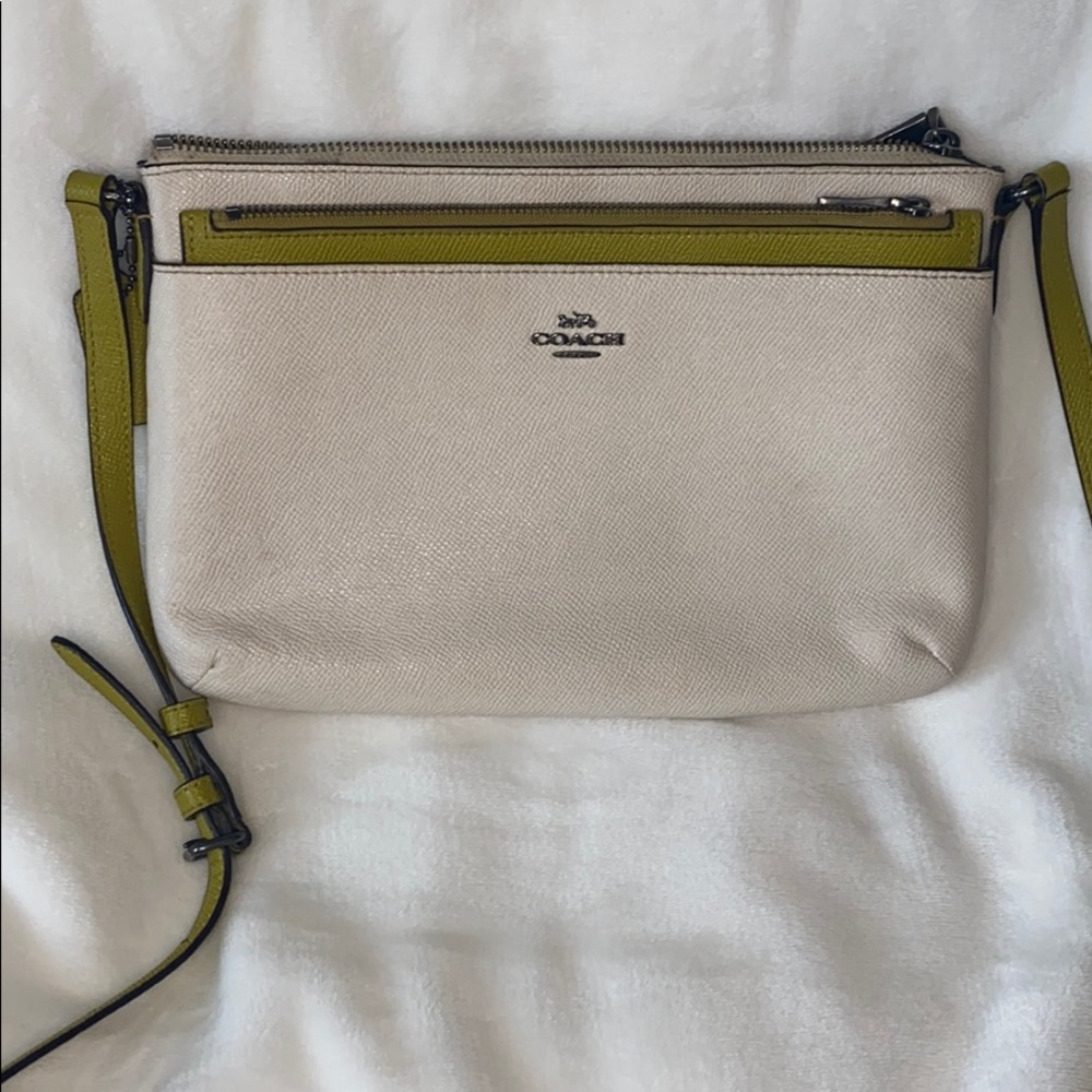 coach crossbody clutch